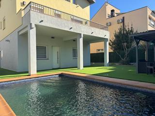 Haus in Quart. Casa unifamiliar en venta en quart, zona polideportivo