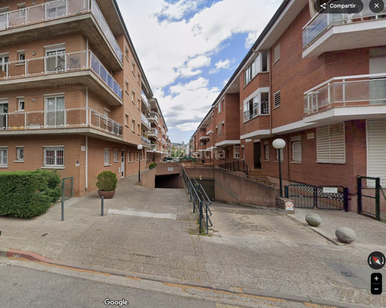 Foto 4f3fb30f-43f6-4717-932f-05a683a99172. Posto auto in La Devesa Girona