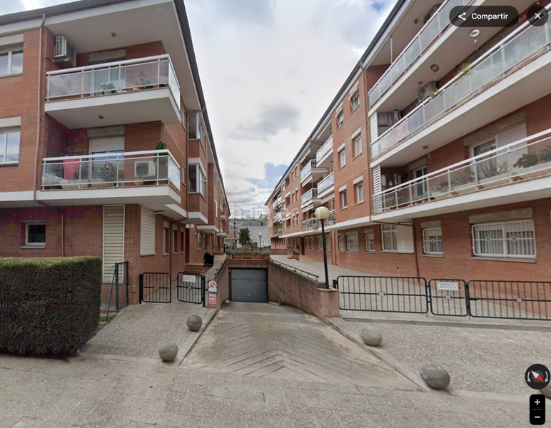 Foto d792e889-2669-48e0-8ae8-113e6cdaa595. Posto auto in La Devesa Girona