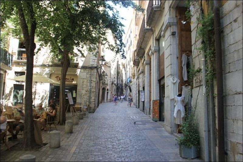 Foto f90bf507-f459-41b3-b022-900cf122e915. Pis amb calefacció a Centre-Barri Vell Girona