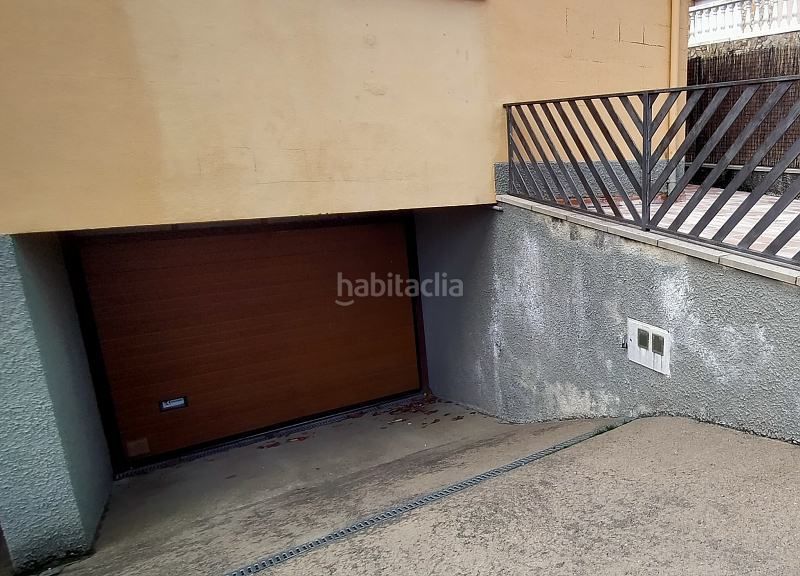 Foto 5a17c4d3-5506-41b9-aa29-1dfd20550fa9. Casa amb calefacció a Olot