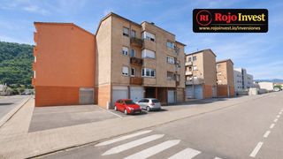 Pis a Sant Joan les Fonts. Piso de 3 habitaciones para reformar