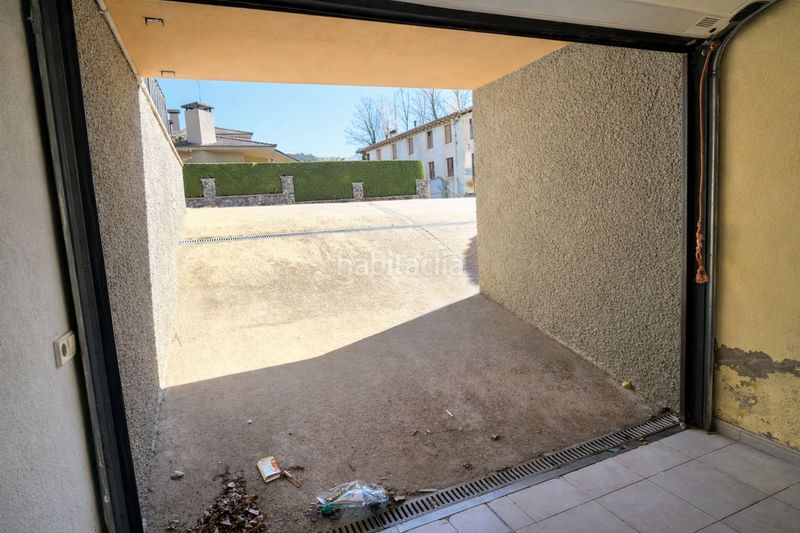 Foto e328e305-1adc-4fc5-ad54-40085695cded. Casa amb calefacció a Olot