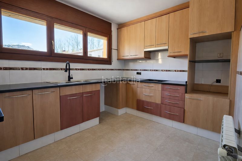 Foto 839d2fa4-7094-41c2-bb25-a97e1d235301. Casa amb calefacció a Olot