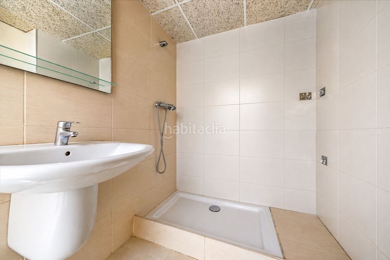 Foto f273b13a-bf72-4a5a-9c32-1bc6166c75e0. Pis a Celrà