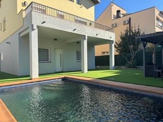 Haus in Quart. Casa unifamiliar en venta en quart, zona polideportivo