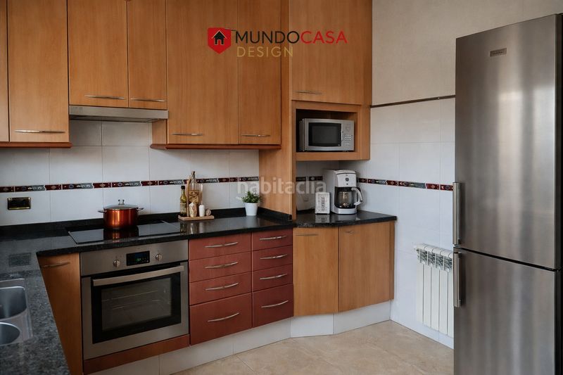 Foto 1d21b27b-36c4-4a48-bd47-692d19c29bed. Casa amb calefacció a Olot