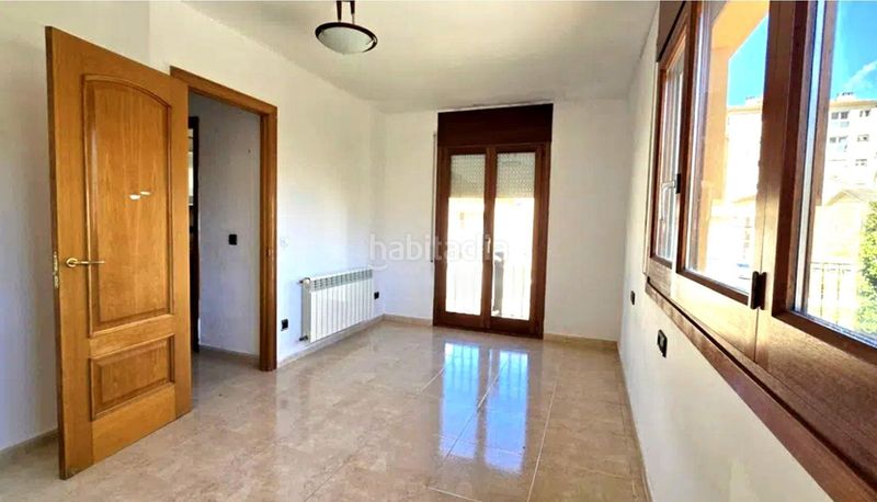 Foto 424e8995-02e9-48c7-b156-1e72b87f1d6d. Casa amb calefacció a Olot