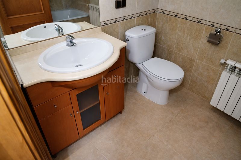 Foto ff273c05-aa9f-4a47-82d6-73dce1768909. Casa amb calefacció a Olot