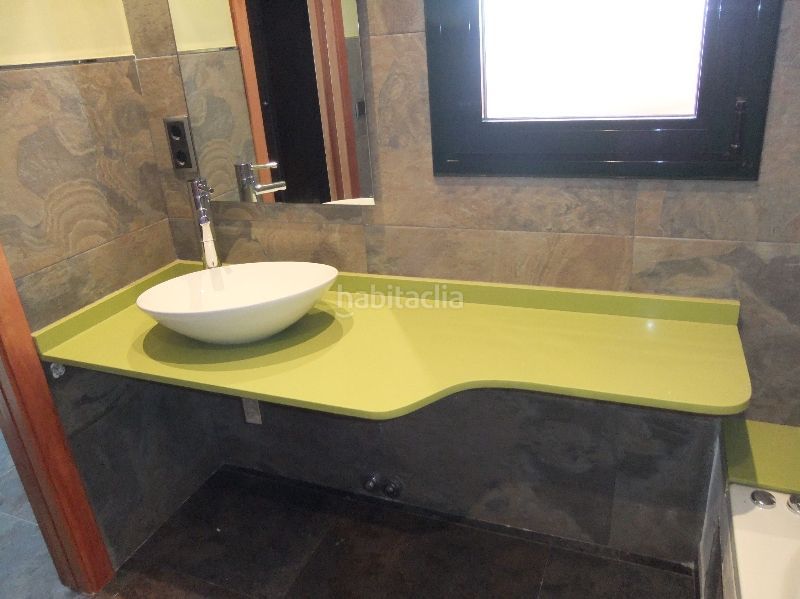 Foto 1ee21c8a-e06a-4184-b656-d8879d8e93da. Casa amb calefacció aparcament piscina a Riells Escala (L´)