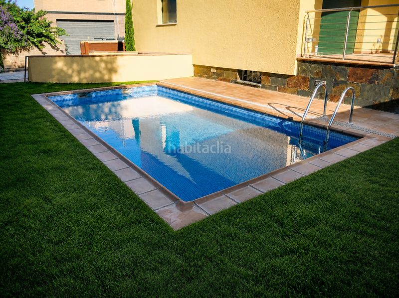 Foto 7bc42e78-d869-4c8a-99e6-bcdb2297f5d5. Casa amb calefacció aparcament piscina a Riells Escala (L´)
