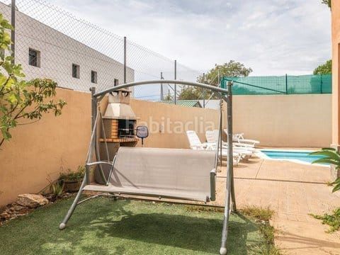 Foto 09e1908c-d7fa-4a59-9b85-633b74f4a96a. Casa amb aparcament piscina a Aiguaviva Parc Vidreres