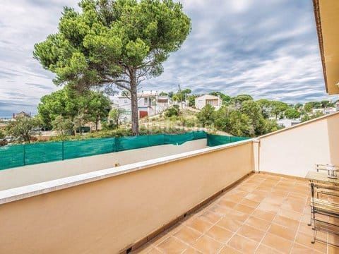 Foto 7d2db82e-0db0-4aad-8b0f-0b31b63097b4. Casa amb aparcament piscina a Aiguaviva Parc Vidreres