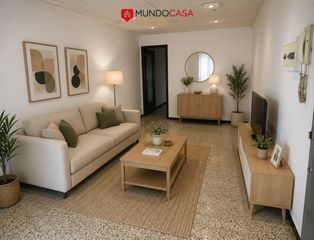 Etagenwohnung in Santa Eugenia. Pisoático en venta en girona