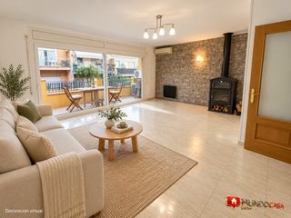 Casa en Torroella de Montgr�. Casa adosada con patio de 50 m, cuatro habitaciones dobles y amp