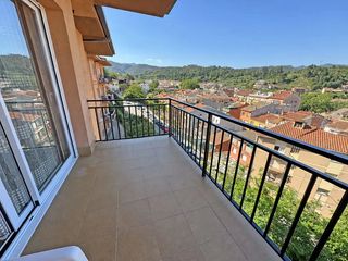 Piso en Arb�cies. Espacio para toda la familia, terraza con vistas y parking inclu