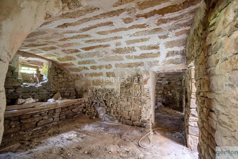 Foto 9405501e-51b1-4db3-aa70-9b47c0ed0719. Masia a Camós