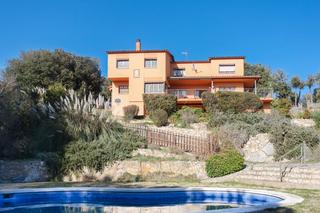 Casa  Carrer pujada dels lledoners. Piscina, jardin, vistas