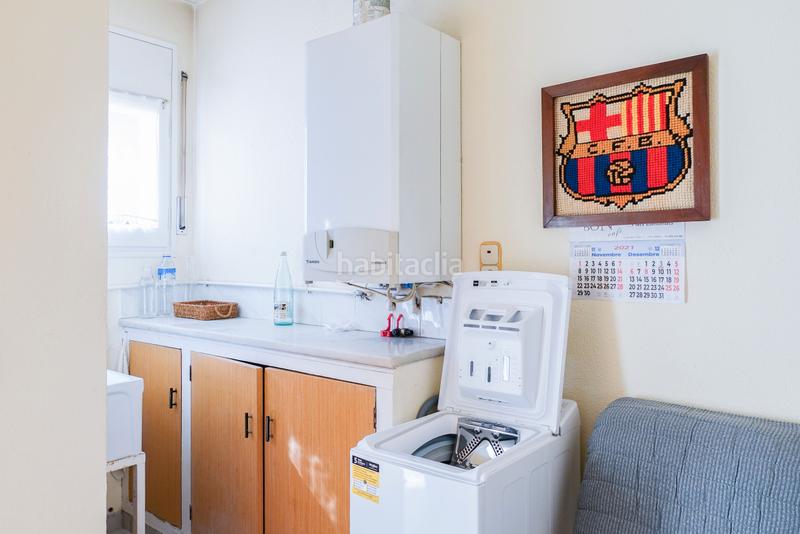 Foto f5bc848e-ea93-45b0-bc72-4e5a9e551249. Casa con riscaldamento parcheggio in Eixample Sud-Migdia Girona
