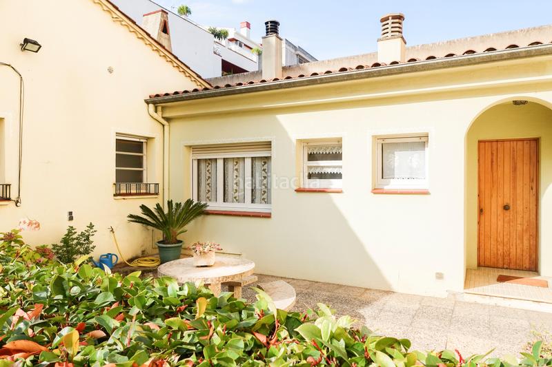 Foto fbde461b-2b0e-41eb-a6f6-4da42ba6d516. Casa con riscaldamento parcheggio in Eixample Sud-Migdia Girona
