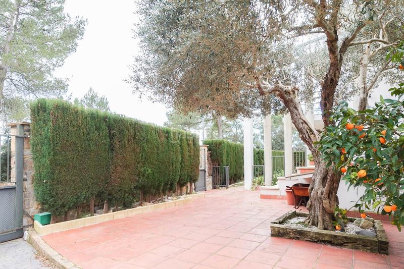 Foto 317b3161-531b-47ba-83fe-e2b57864c033. Chalet con riscaldamento parcheggio piscina in Montjuïc Girona