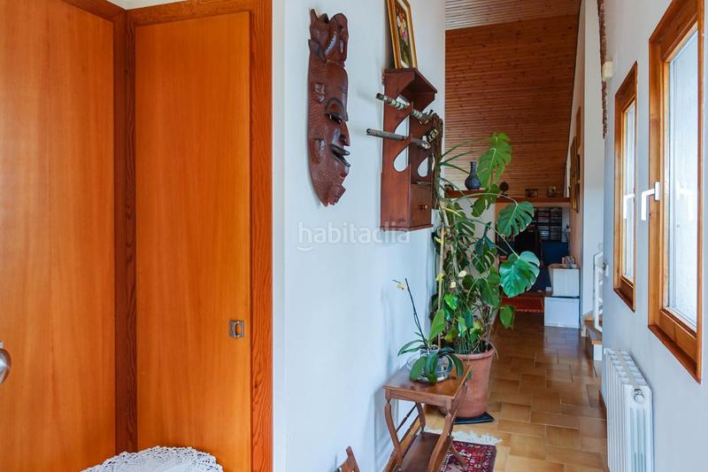 Foto b2ba36f4-4225-4e64-ab42-7d0967ccb66c. Chalet con riscaldamento parcheggio piscina in Montjuïc Girona