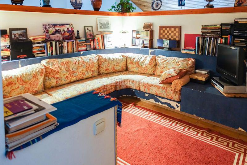 Foto b31c2150-ef98-4992-b223-cf4f6d7fddf2. Chalet con riscaldamento parcheggio piscina in Montjuïc Girona