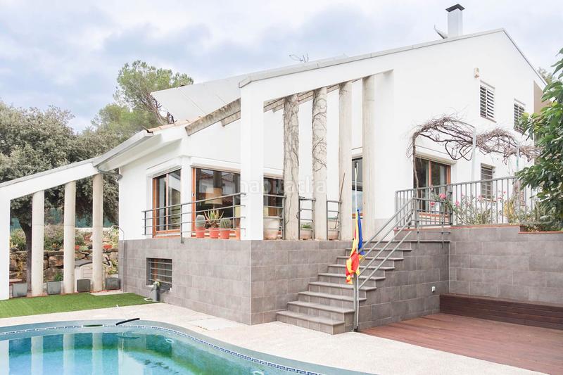 Foto e7d0dd33-5858-41ed-aaa7-9fb21b04b82d. Chalet con riscaldamento parcheggio piscina in Montjuïc Girona