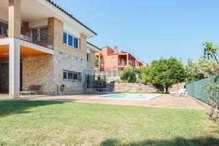Maison à Montjuïc. Casa independiente en girona, montjuïc. 283m² construidos y 800m