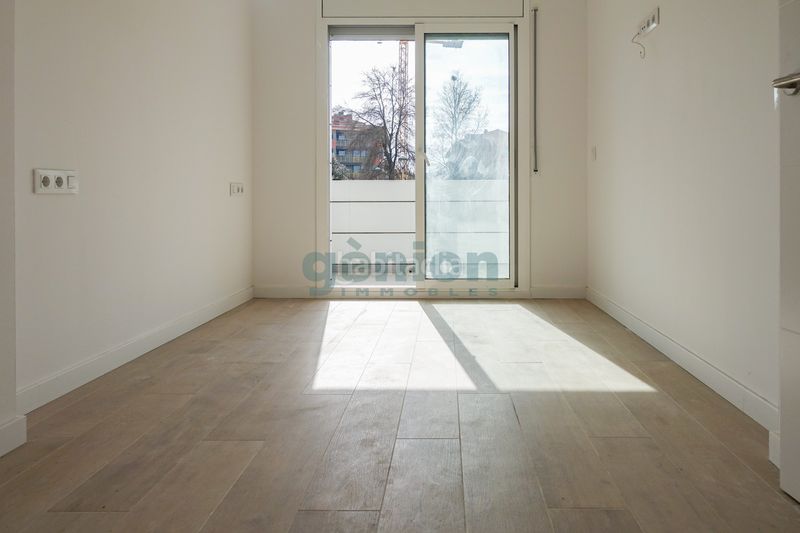 Foto a47ee72b-4944-4eb8-ac5e-7df27996152c. Pis a carrer del castell de solterra 10 a Montilivi Girona