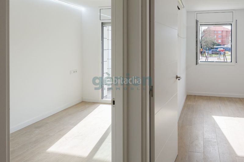 Foto b988256f-0798-41aa-9f9f-cebda4f956a9. Pis a carrer del castell de solterra 10 a Montilivi Girona