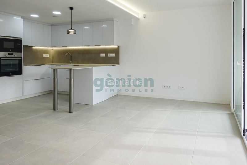 Foto be8be0d9-a2f9-4da1-bfa9-a885b8c536db. Pis a carrer del castell de solterra 10 a Montilivi Girona