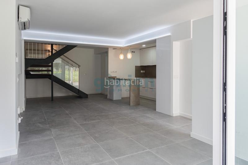 Foto 053a4cac-696d-4c6e-bee9-c08a3a5b6c0f. Piso duplexs a estrenar en Montilivi, . 3 habitaciones y 3 baños en Girona