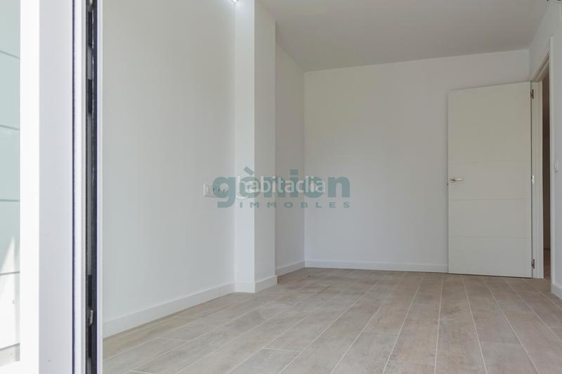 Foto b49be482-9a35-47ed-8957-726e0a20964e. Piso duplexs a estrenar en Montilivi, . 3 habitaciones y 3 baños en Girona