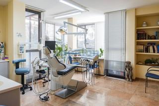 Appartement à Eixample Nord. Clinica dental reconvertible en vivienda, en pleno centro de gir