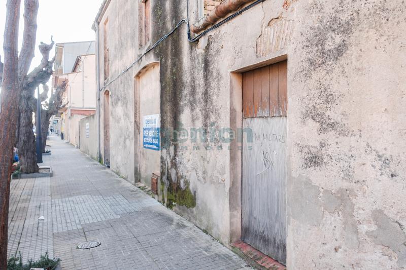 Foto 8ac26c15-8175-4a9f-832c-9a5f1dca66f4. Terreno residenziale in carrer figueres 45 in Torroella de Montgrí