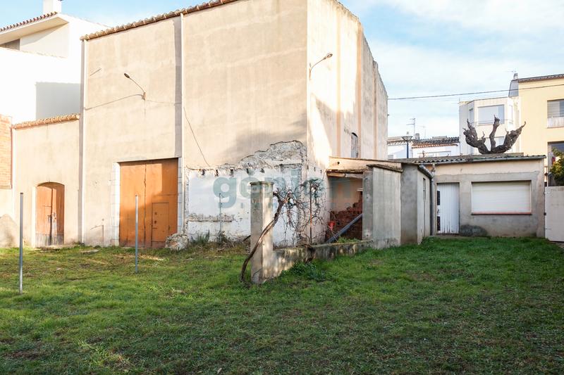 Foto c3dd3a94-274e-41d4-adc0-b794b13cdfac. Terreno residenziale in carrer figueres 45 in Torroella de Montgrí