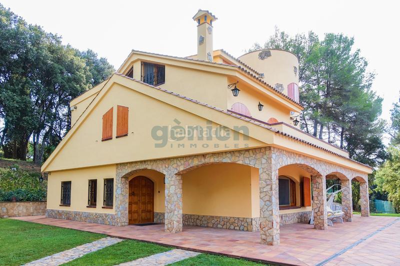 Foto cf6dcfda-816a-40cd-aff1-3a7b50c705c7. Casa amb calefacció aparcament piscina a Sant Feliu de Buixalleu