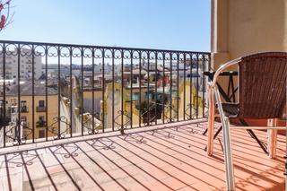 Pis a Centre-Barri Vell. Apartamento totalmente reformado y con vistas en centre/barri ve