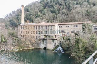 Nau industrial a Sant Joan les Fonts. Patrimonio industrial en la vall de bianya. antigua fabrica de p