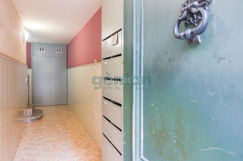 Foto a2481d53-d9b4-4076-94bf-ca6480bd3308. Piso  en pleno barri vell , con fachada al carrer de la cort reial en Girona