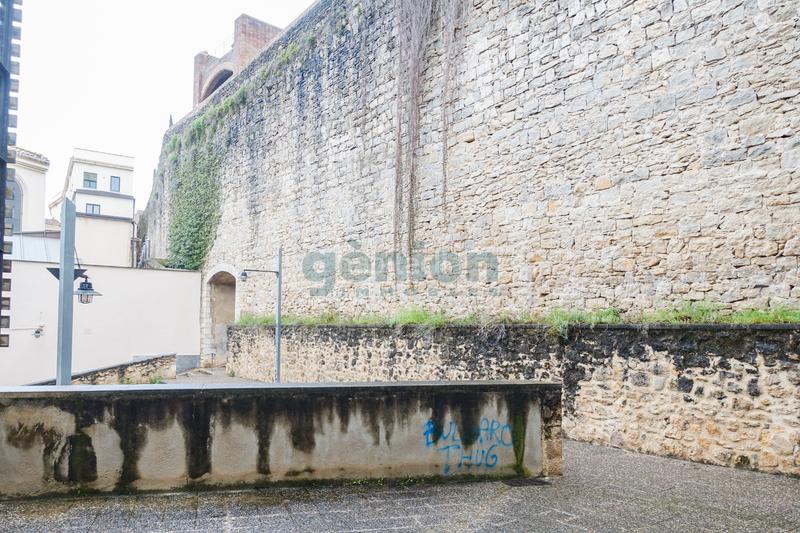 Foto 472d7f9d-de6b-4aeb-b98e-fcd73606906a. Piano terra con riscaldamento in Centre-Barri Vell Girona