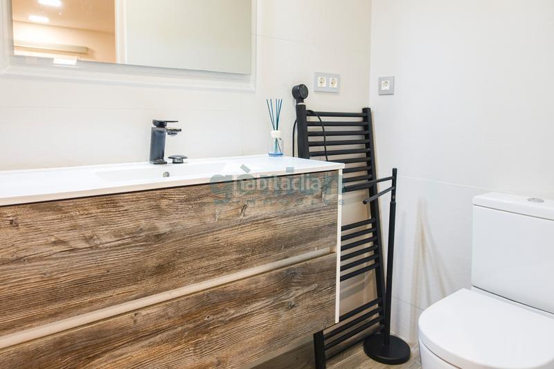 Foto 59b88139-af66-43d2-84a0-ddc02c09f674. Piano terra con riscaldamento in Centre-Barri Vell Girona