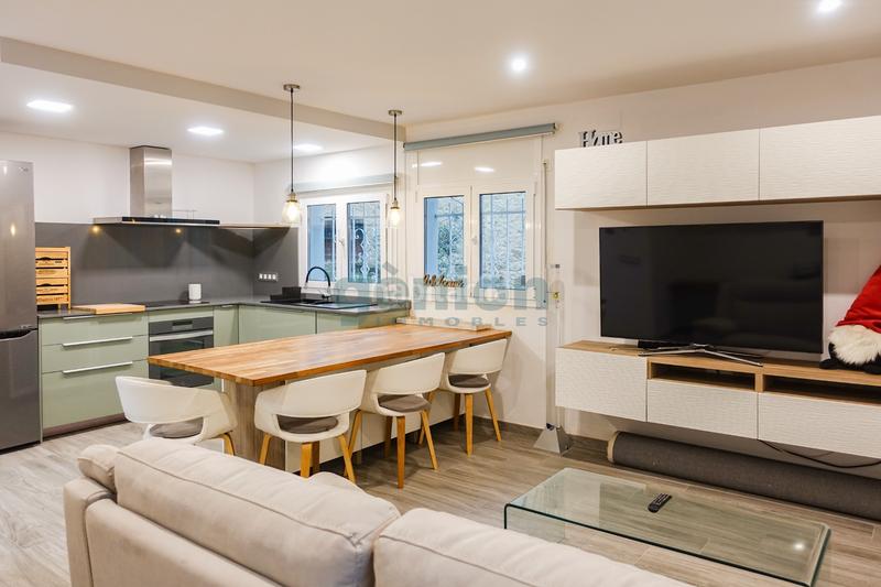 Foto ac878bcb-3a32-4779-99cb-028398f8fe65. Piano terra con riscaldamento in Centre-Barri Vell Girona