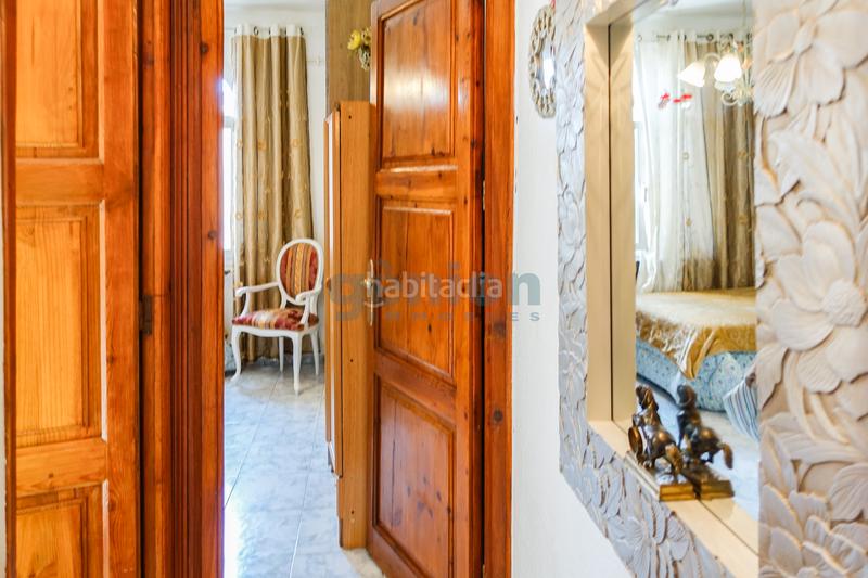 Foto adadf4cb-b4c5-46ab-a7e6-ec978626d003. Piso  ultima planta esquinero de 3 habitaciones dobles, al c/ de la creu en Girona