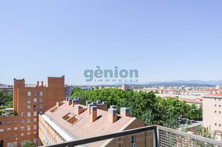 Penthouse in Eixample Sud-Migdia. Atico de 205m² en el parc del migdia, con 2 plazas de aparcamien