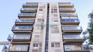 Attico in Eixample Sud-Migdia. Atico de 205m² en el parc del migdia, con 2 plazas de aparcamien