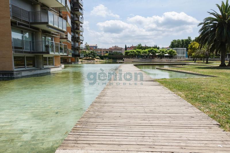 Foto c6a5c4af-96c4-46b0-8e53-df6d91d03bd8. Attico con camino riscaldamento parcheggio in Eixample Sud-Migdia Girona