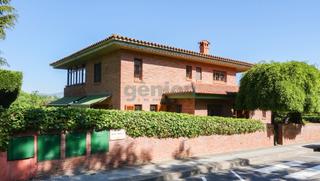 Casa a Palau. Casa independiente en palau, en la parte más próxima al centro d