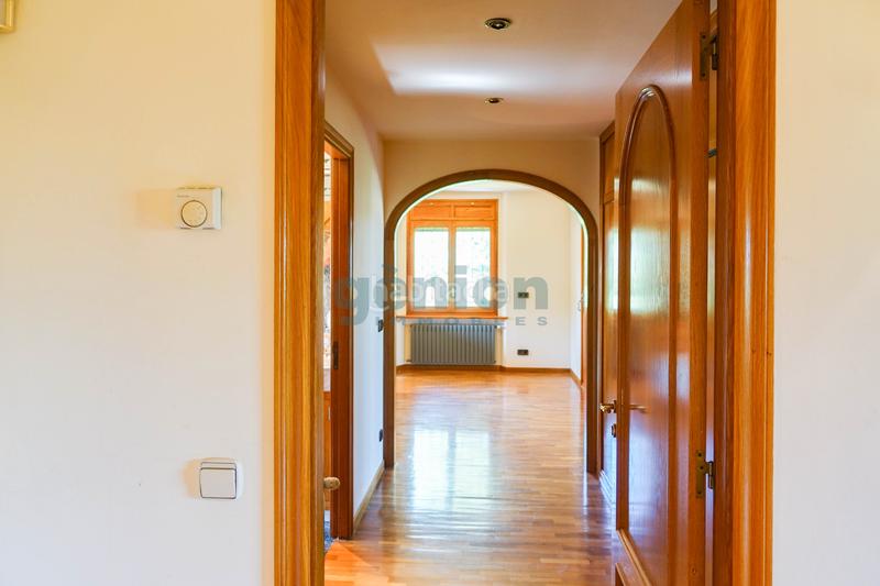 Foto 125d656d-288d-40ea-837d-bebcb4b699e1. Casa amb calefacció aparcament piscina a Palau Girona